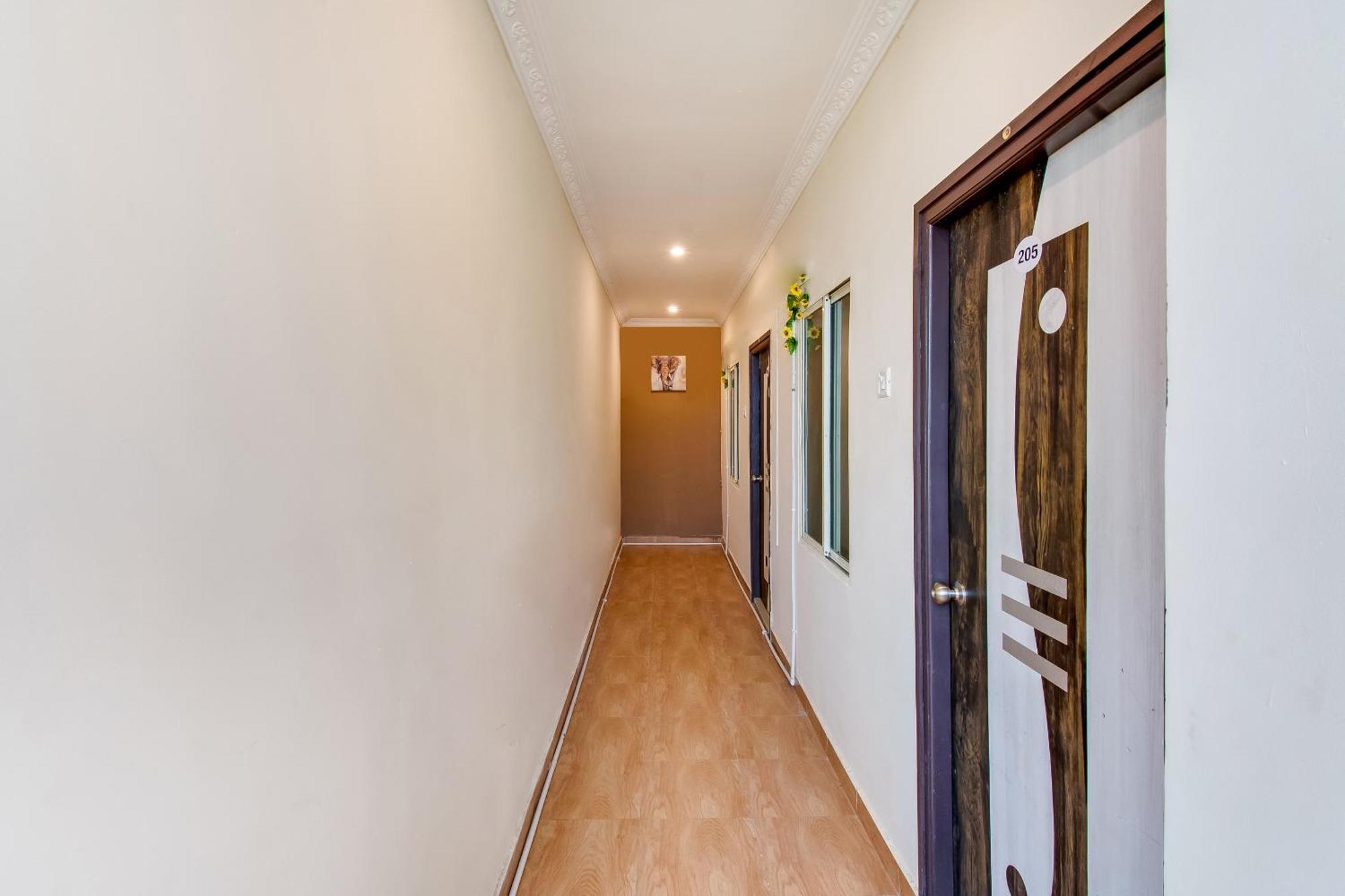 Oyo Akshaya Nest Hotel Vidzsajavádá Kültér fotó