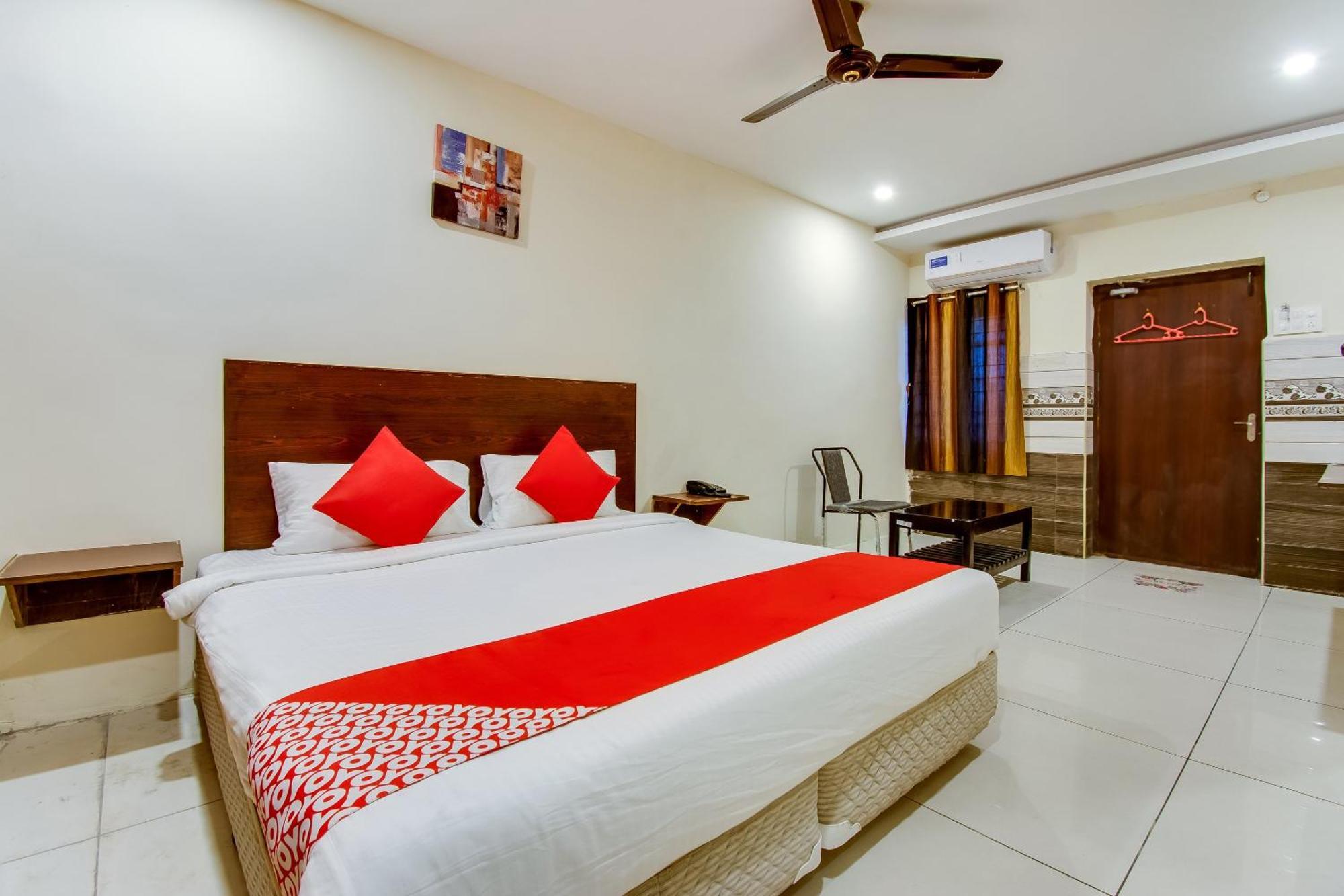 Oyo Akshaya Nest Hotel Vidzsajavádá Kültér fotó